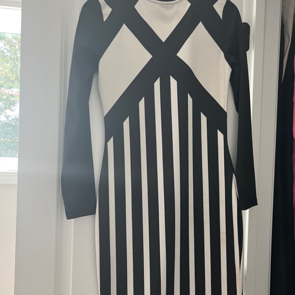 Dress - Picture 3 of 3